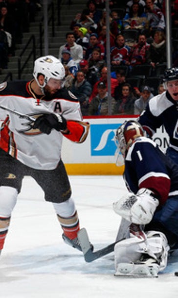 Gibson, Silfverberg solid again as Ducks beat Avs 4-1 (Jan 12, 2017)